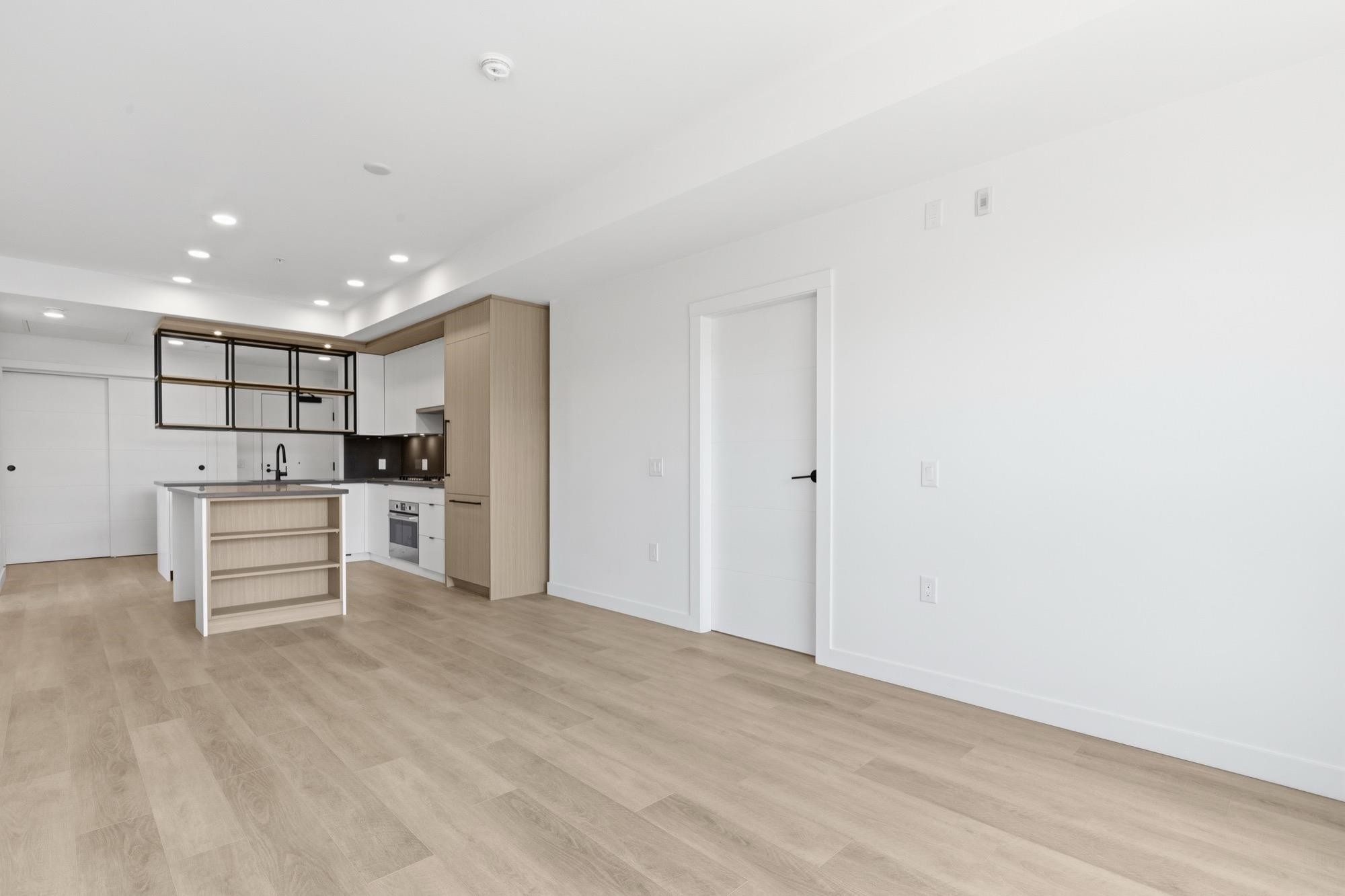302-2268 Broadway E, Vancouver, BC - Indoor