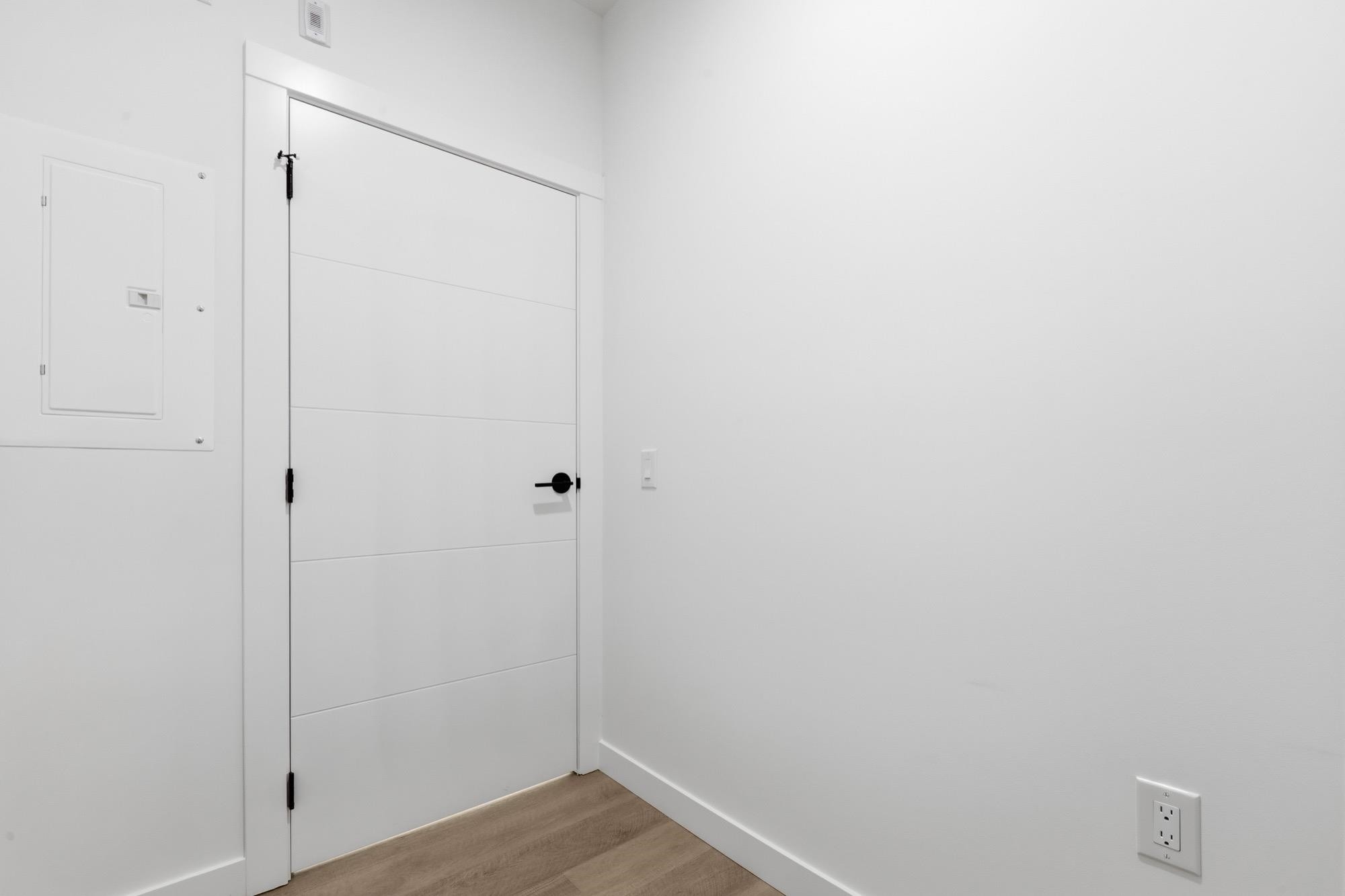 404-2268 Broadway E, Vancouver, BC - Indoor Photo Showing Other Room