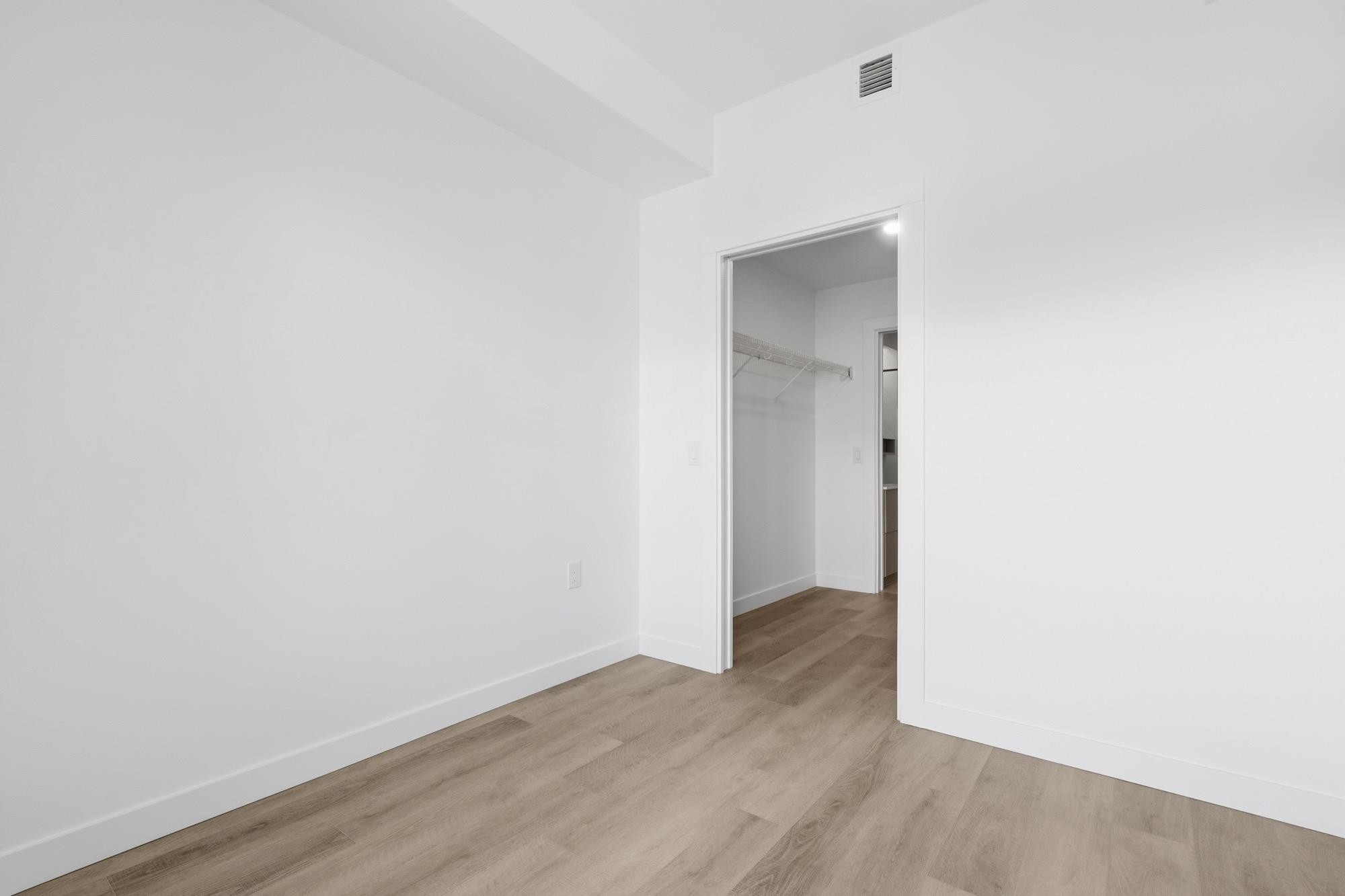 404-2268 Broadway E, Vancouver, BC - Indoor Photo Showing Other Room