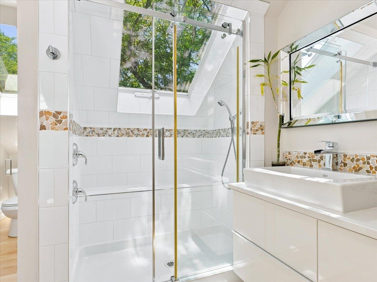 4399 Quebec Street, Vancouver, BC - Indoor Photo Showing Bathroom