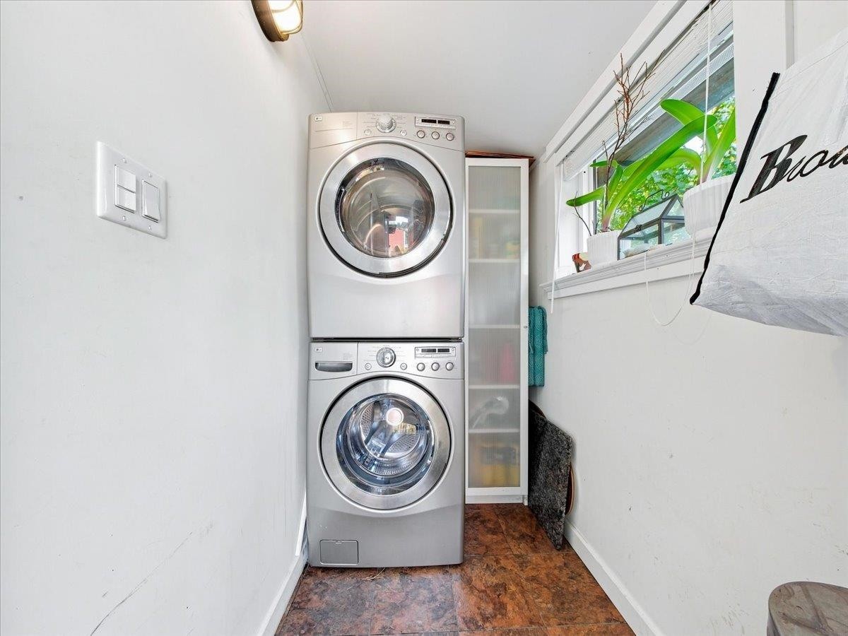 4399 Quebec Street, Vancouver, BC - Indoor Photo Showing Laundry Room