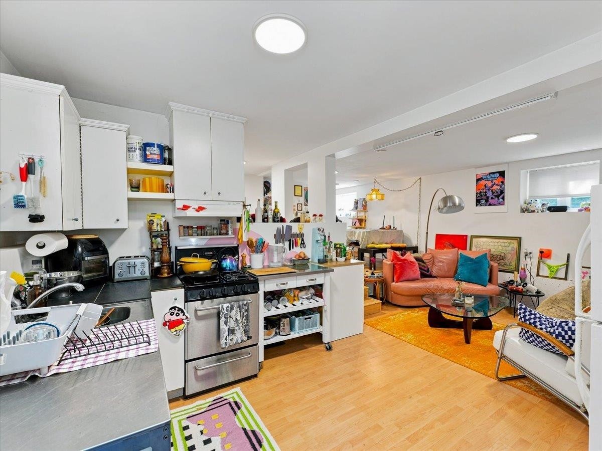 4399 Quebec Street, Vancouver, BC - Indoor
