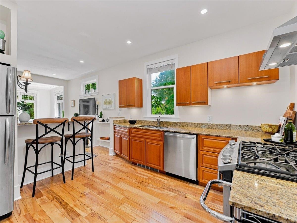 4399 Quebec Street, Vancouver, BC - Indoor Photo Showing Kitchen With Double Sink