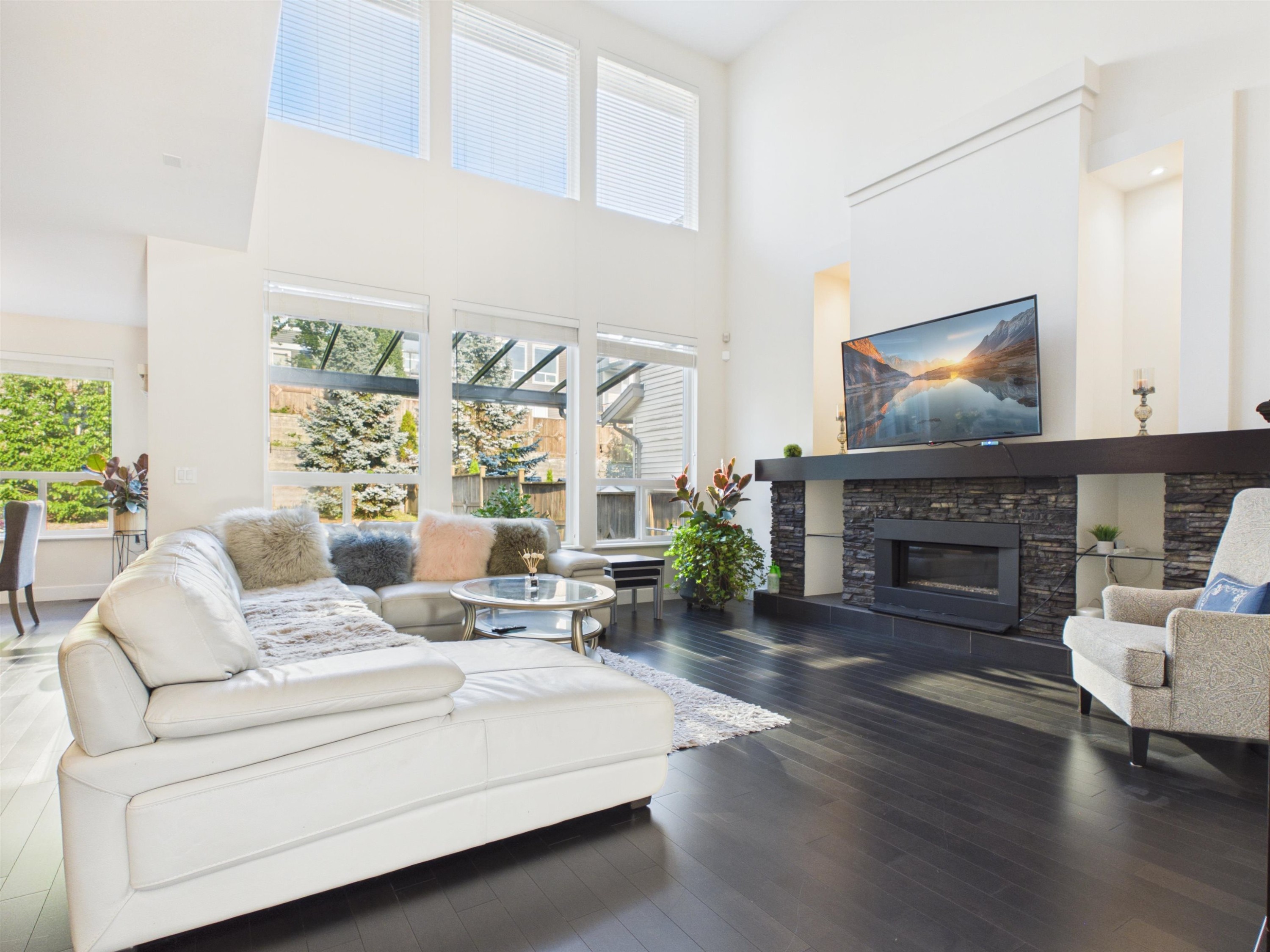 1517 Dayton Street, Coquitlam, BC - Indoor Photo Showing Living Room With Fireplace