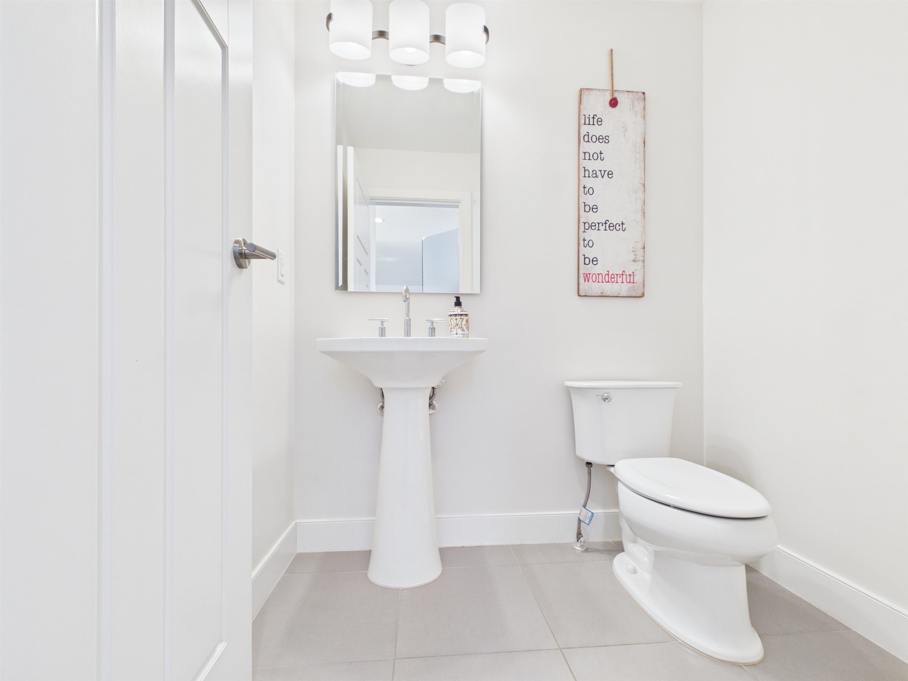 1517 Dayton Street, Coquitlam, BC - Indoor Photo Showing Bathroom