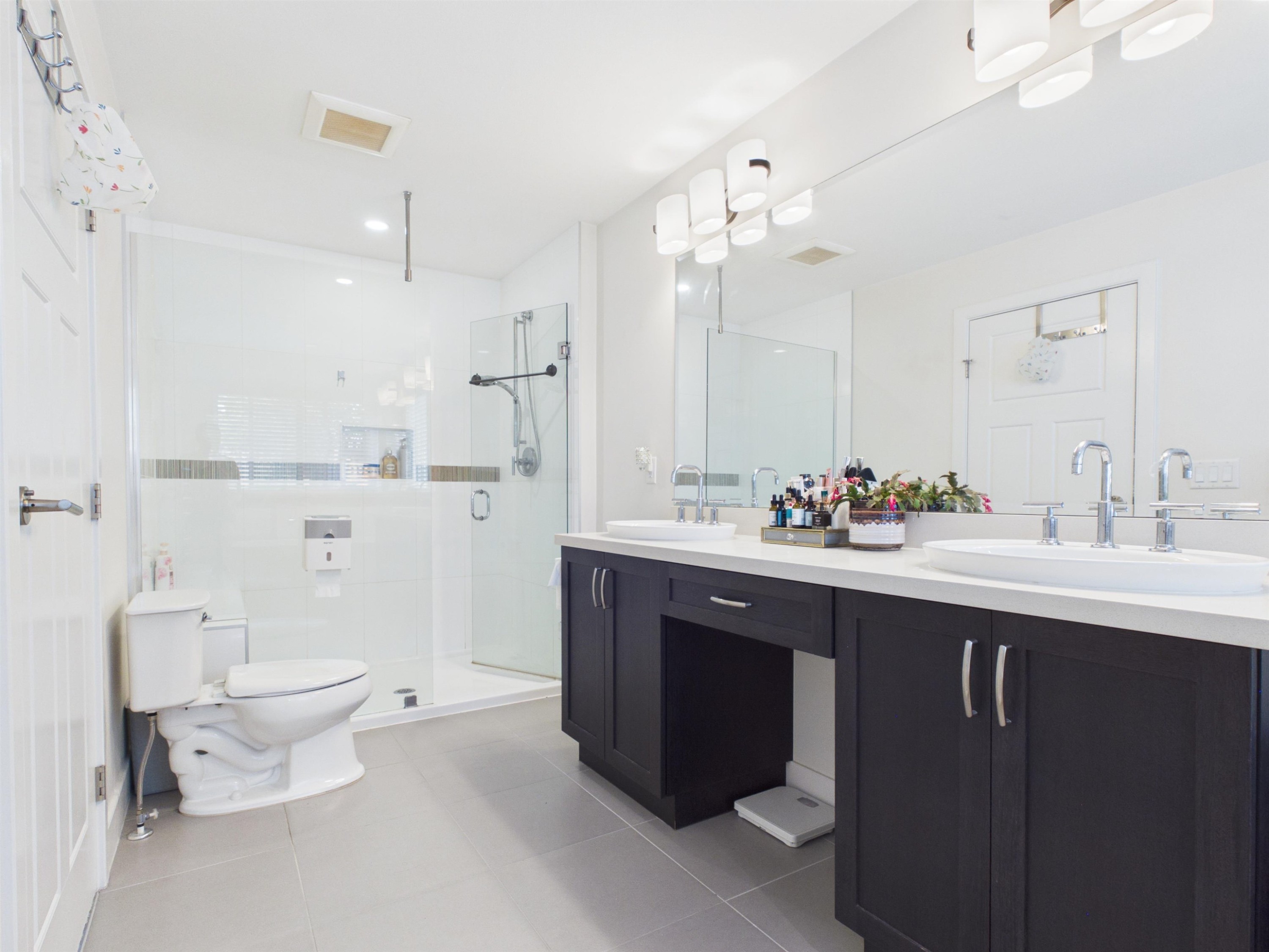1517 Dayton Street, Coquitlam, BC - Indoor Photo Showing Bathroom