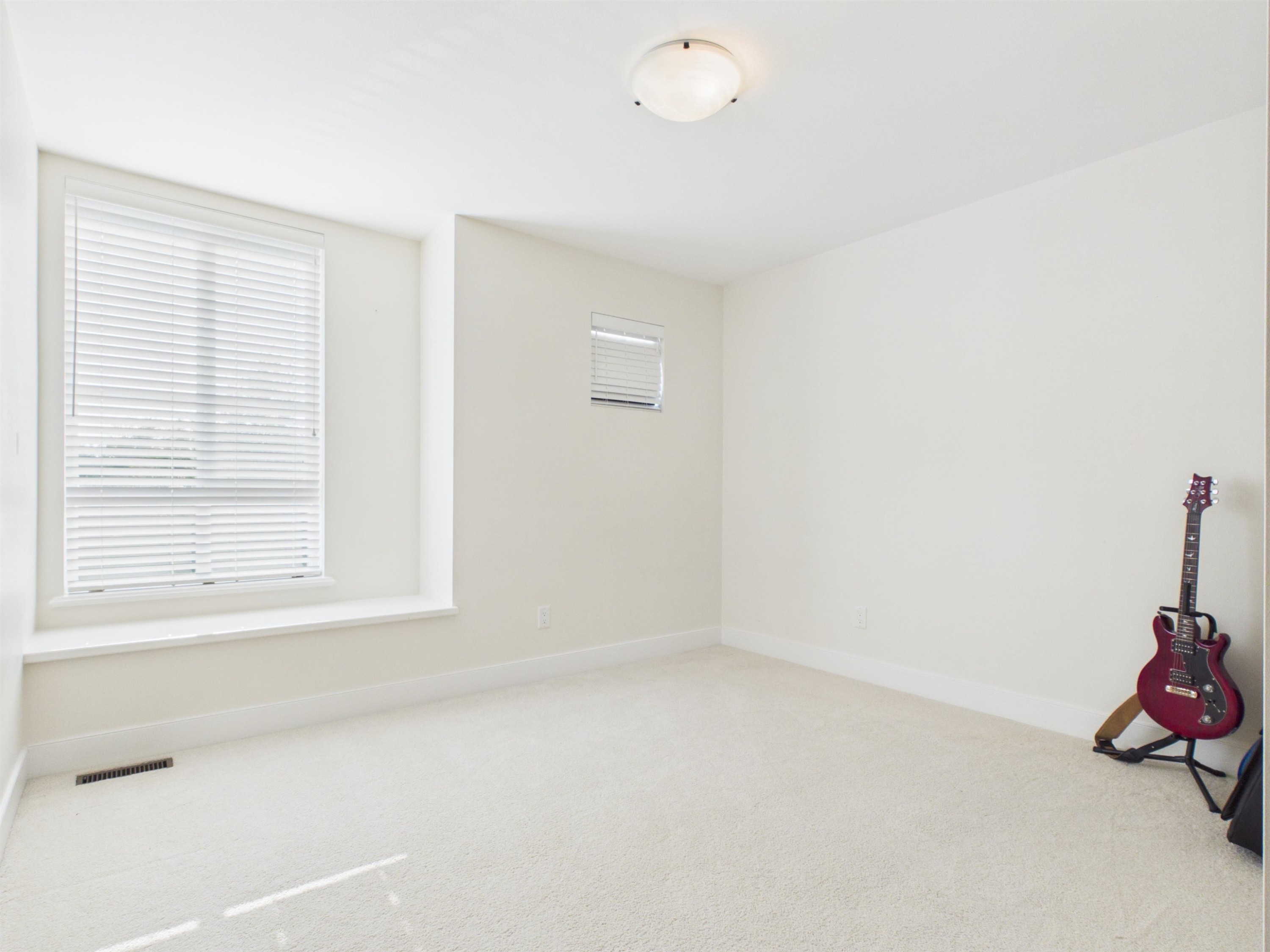 1517 Dayton Street, Coquitlam, BC - Indoor Photo Showing Other Room