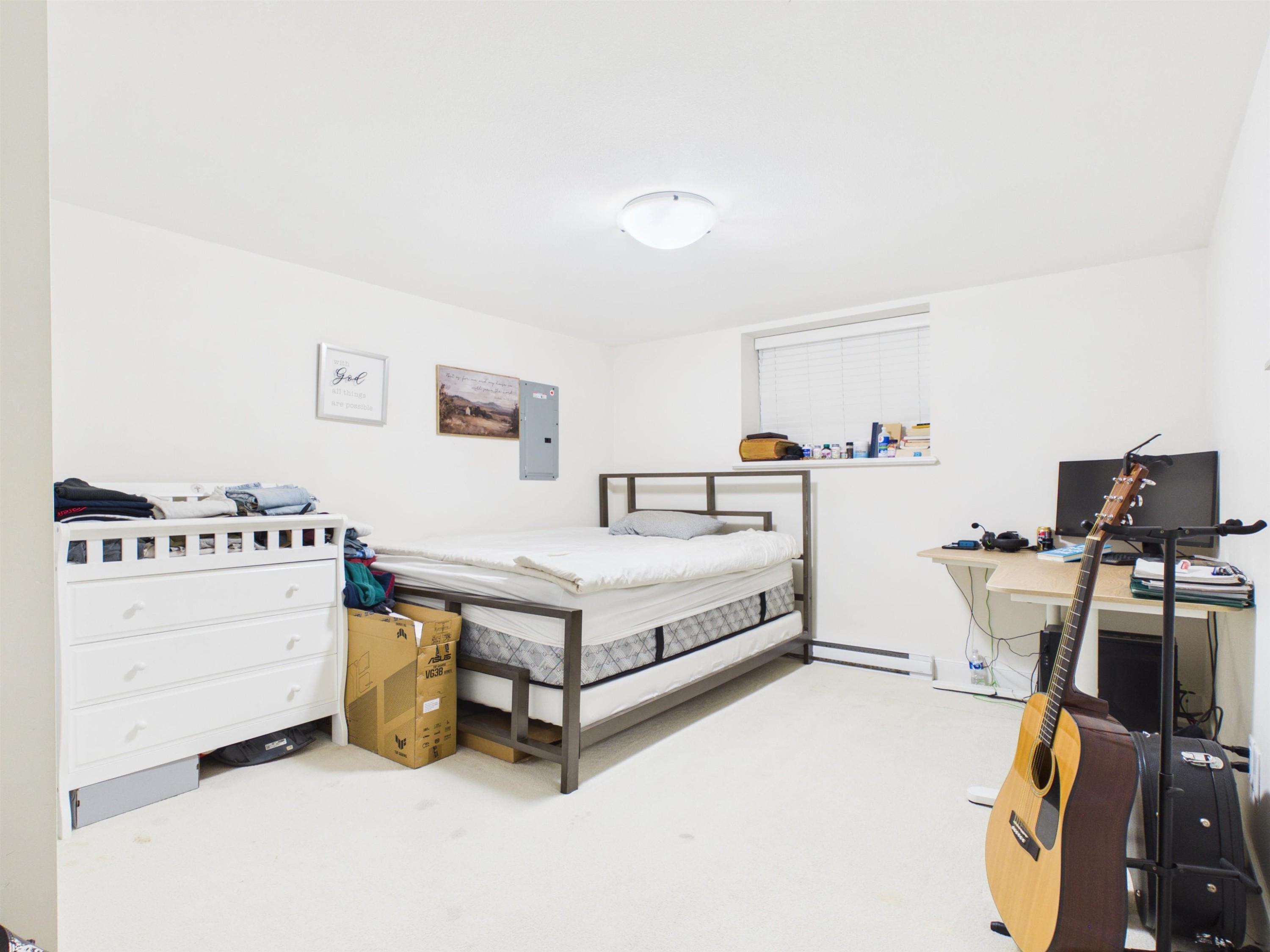 1517 Dayton Street, Coquitlam, BC - Indoor Photo Showing Bedroom