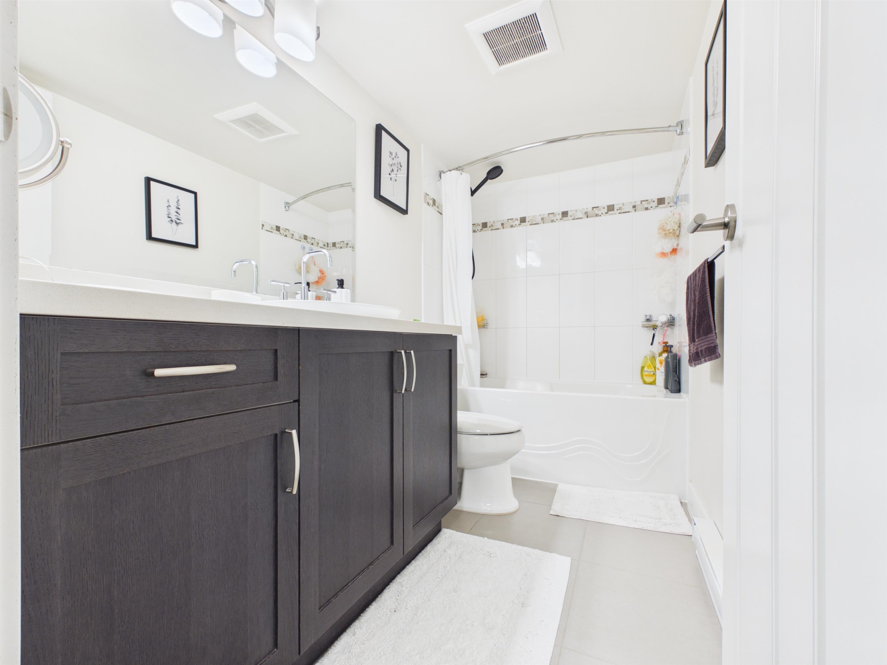 1517 Dayton Street, Coquitlam, BC - Indoor Photo Showing Bathroom