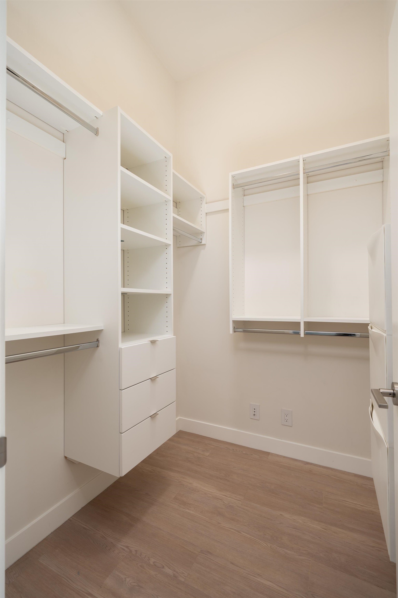 149 1St Avenue E, Vancouver, BC - Indoor With Storage