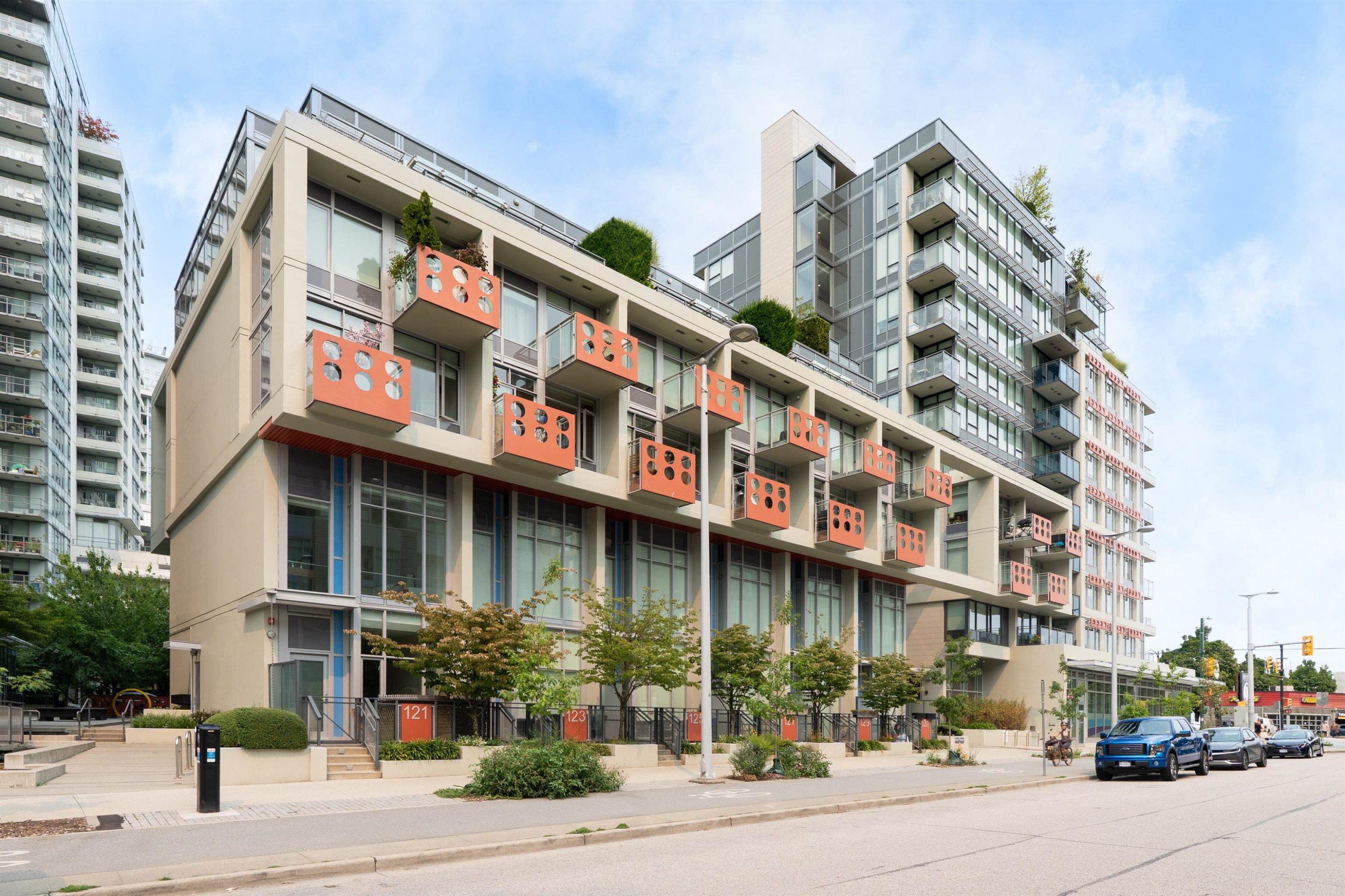 149 1St Avenue E, Vancouver, BC - Outdoor With Facade