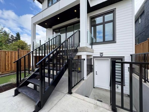 945 28Th Ave E, Vancouver, BC - Outdoor With Exterior