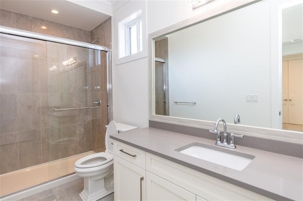 10820 Dennis Crescent, Richmond, BC - Indoor Photo Showing Bathroom