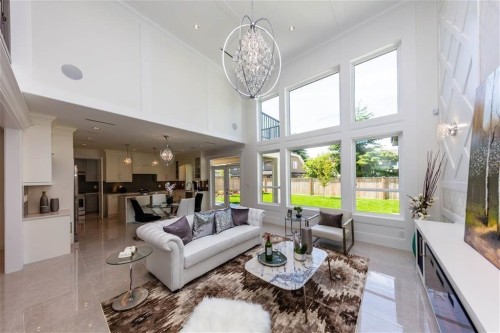 10820 Dennis Crescent, Richmond, BC - Indoor Photo Showing Living Room