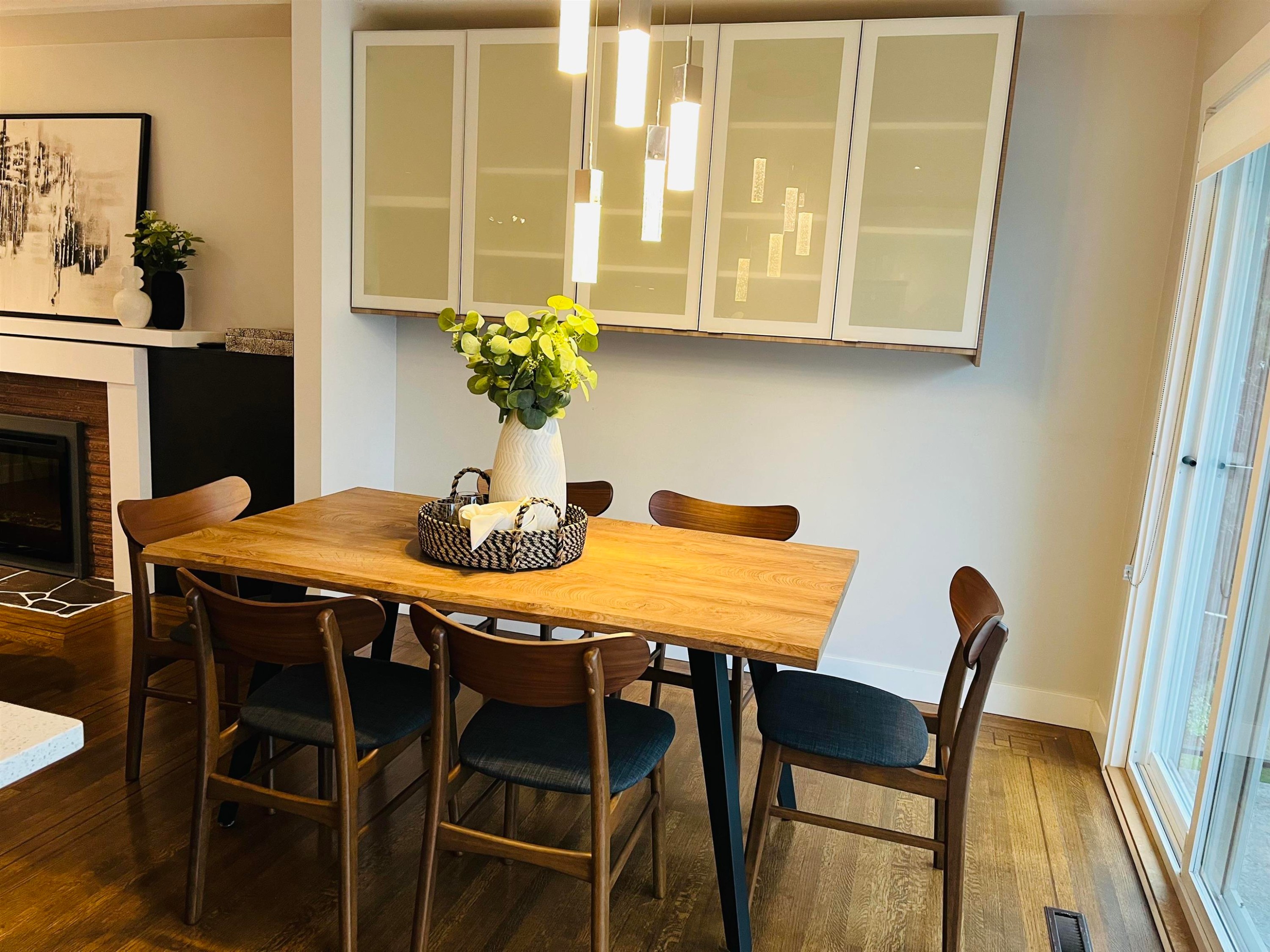 1314 Thomas Avenue, Coquitlam, BC - Indoor Photo Showing Dining Room