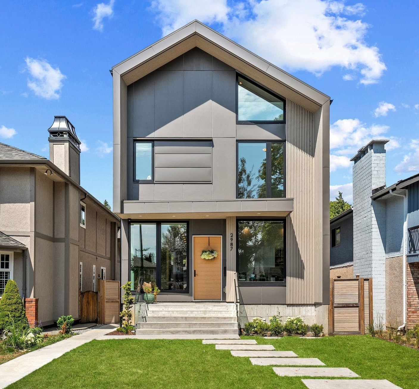 2987 40Th Avenue W, Vancouver, BC - Outdoor