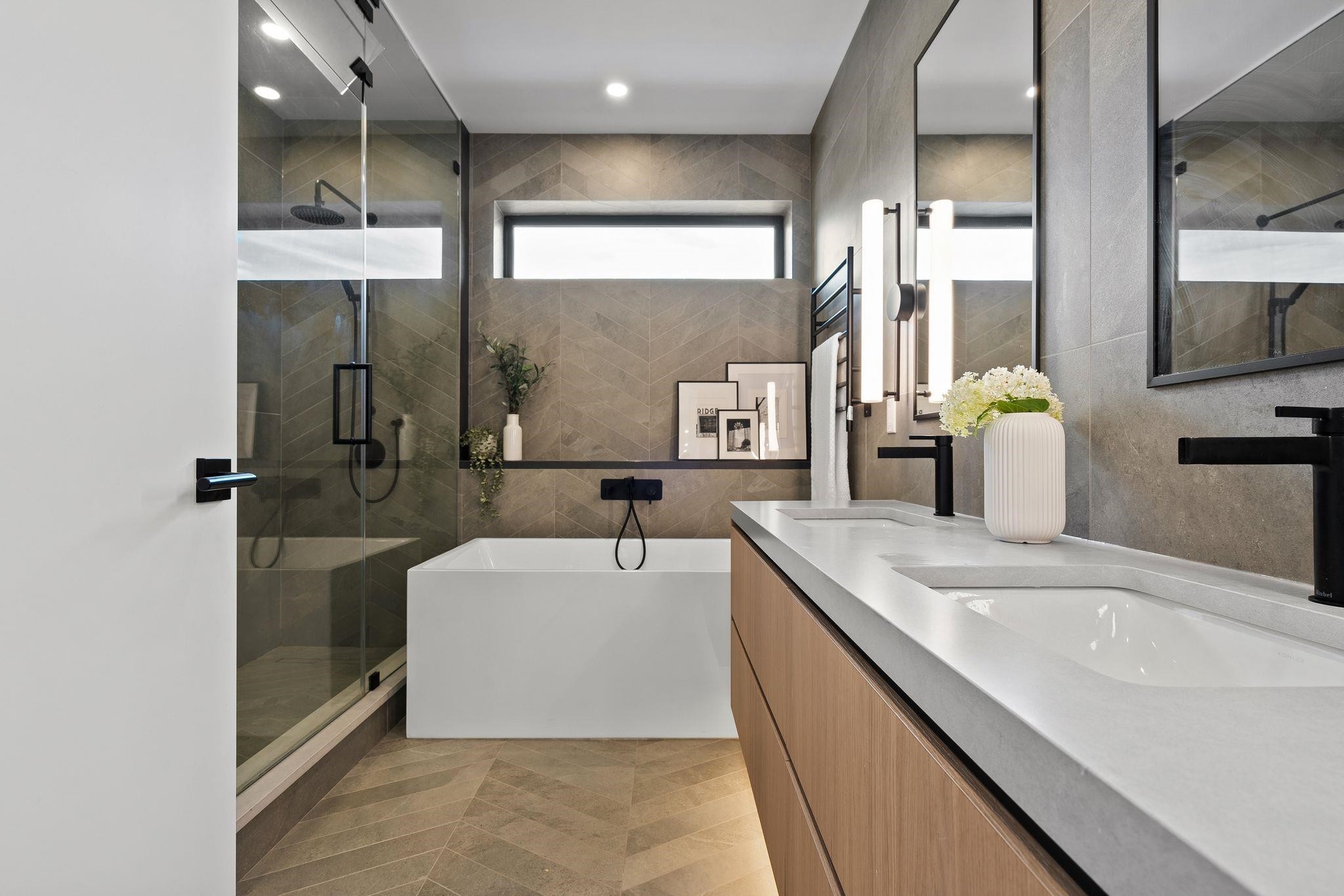 2987 40Th Avenue W, Vancouver, BC - Indoor Photo Showing Bathroom