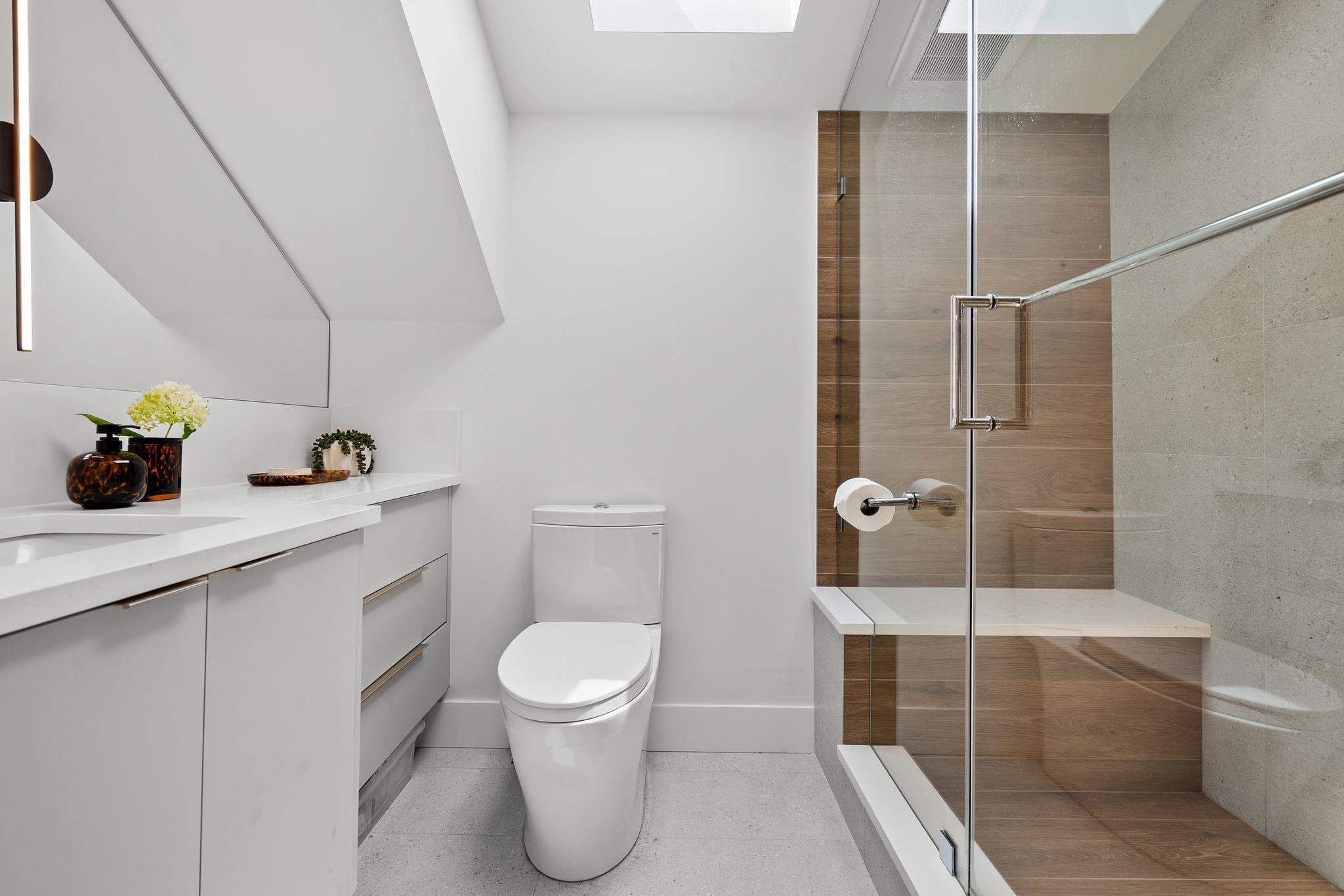 2987 40Th Avenue W, Vancouver, BC - Indoor Photo Showing Bathroom
