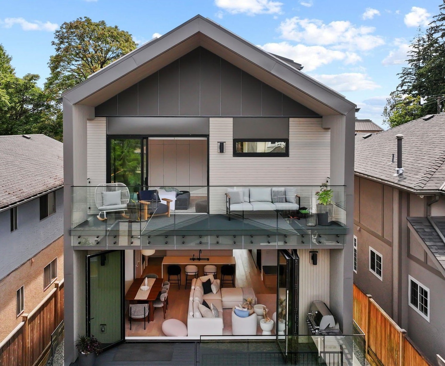 2987 40Th Avenue W, Vancouver, BC - Outdoor With Exterior
