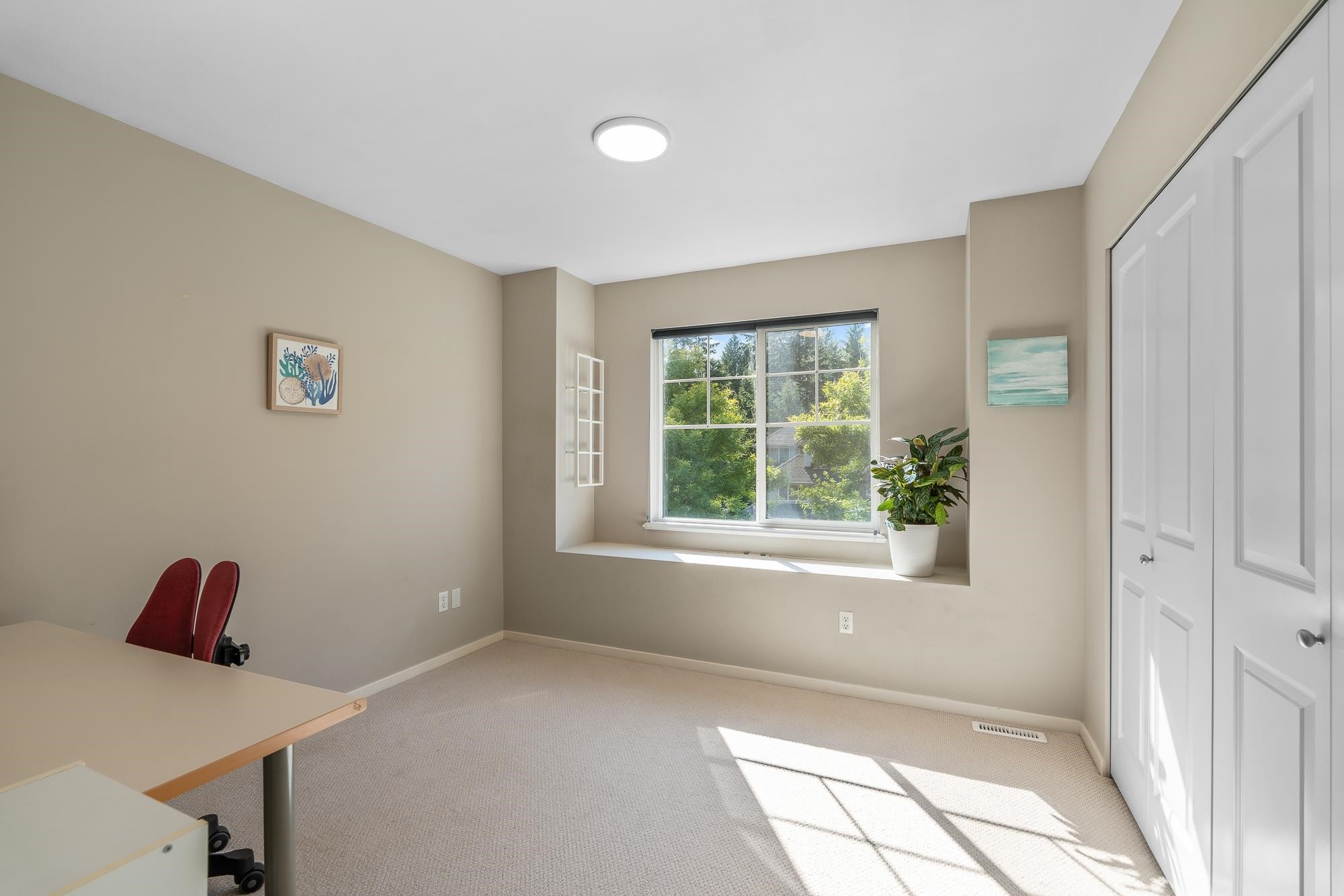 6 Alder Drive, Port Moody, BC - Indoor Photo Showing Other Room