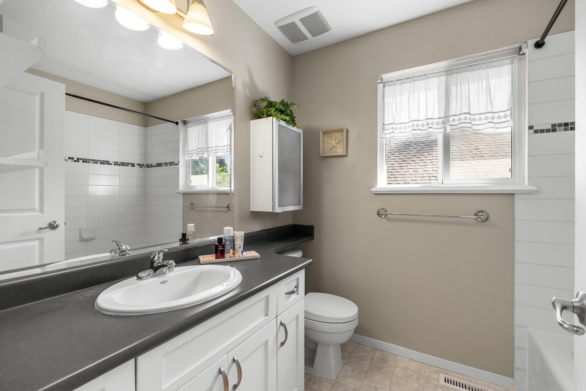6 Alder Drive, Port Moody, BC - Indoor Photo Showing Bathroom