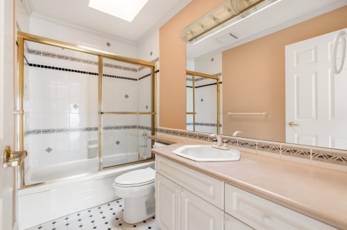 1456 47Th Avenue W, Vancouver, BC - Indoor Photo Showing Bathroom