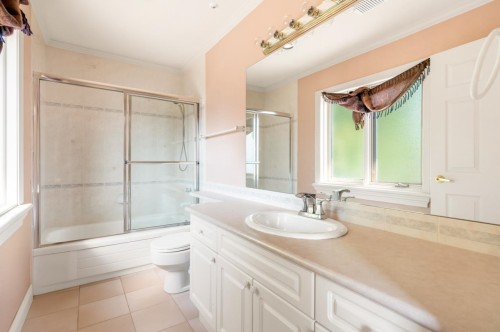 1456 47Th Avenue W, Vancouver, BC - Indoor Photo Showing Bathroom