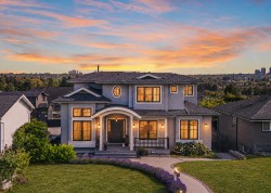 6860 Hycrest Drive Burnaby, BC V5B 2X2