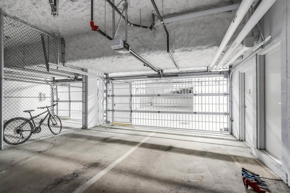 1493 Tilney Mews, Vancouver, BC - Indoor Photo Showing Garage