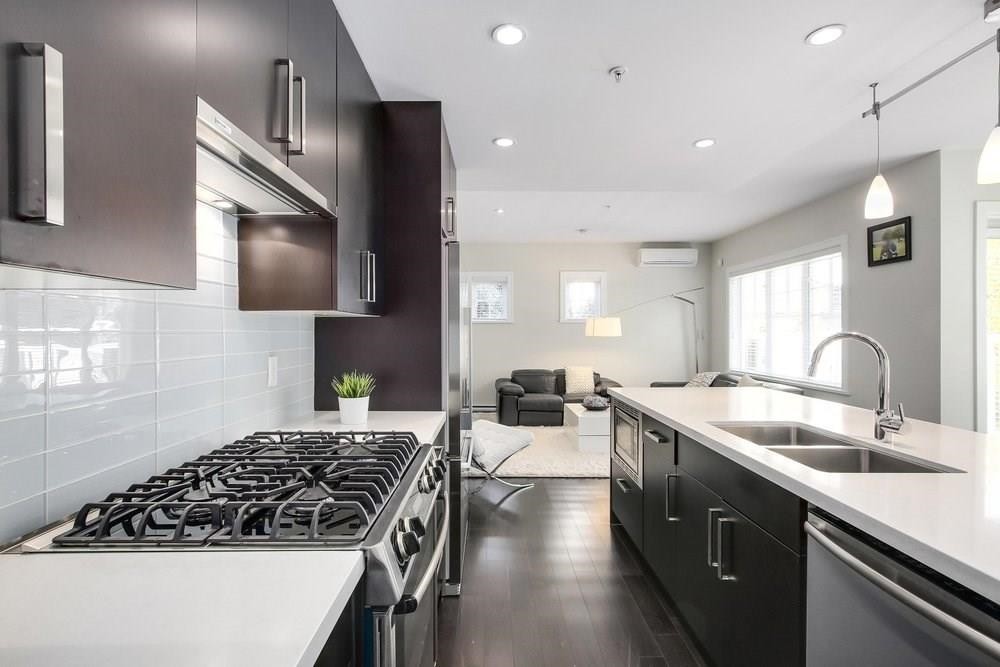 1493 Tilney Mews, Vancouver, BC - Indoor Photo Showing Kitchen With Double Sink With Upgraded Kitchen