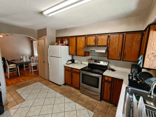 2503 27Th Avenue E, Vancouver, BC - Indoor Photo Showing Kitchen