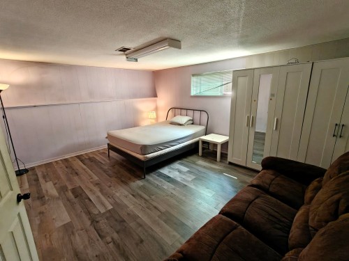 2503 27Th Avenue E, Vancouver, BC - Indoor Photo Showing Bedroom
