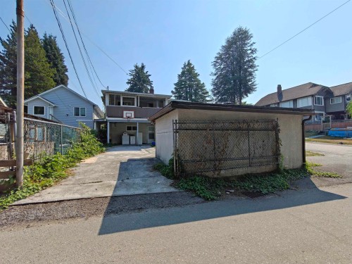 2503 27Th Avenue E, Vancouver, BC - Outdoor