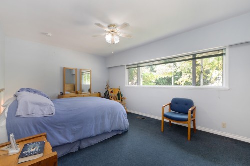 541 Cochrane Avenue, Coquitlam, BC - Indoor Photo Showing Bedroom