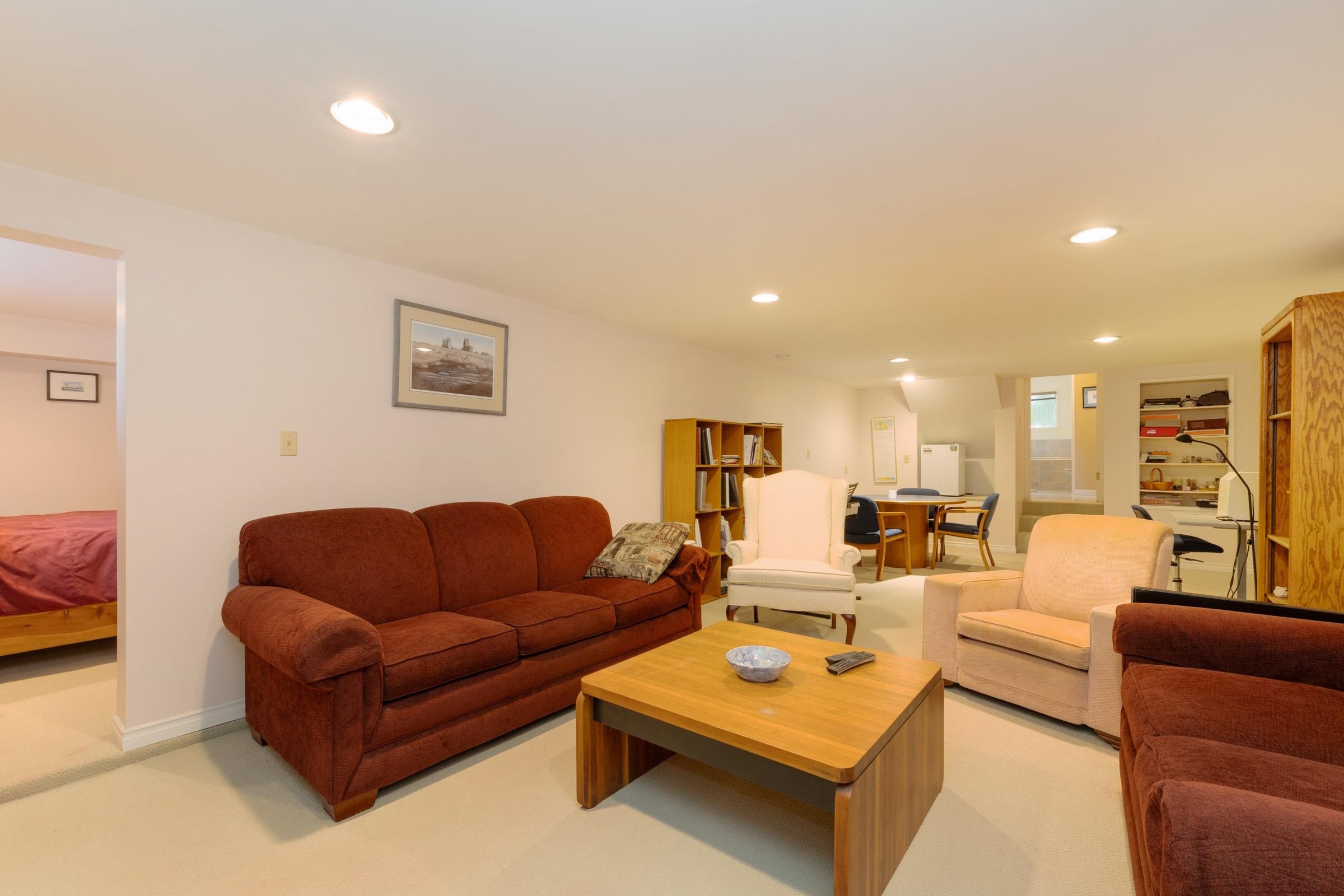 541 Cochrane Avenue, Coquitlam, BC - Indoor Photo Showing Living Room