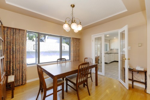 541 Cochrane Avenue, Coquitlam, BC - Indoor Photo Showing Dining Room