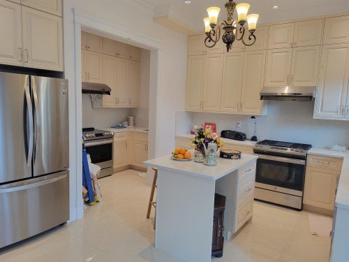 2962 Kitchener Street, Vancouver, BC - Indoor Photo Showing Kitchen