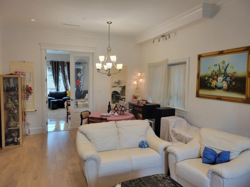 2962 Kitchener Street, Vancouver, BC - Indoor Photo Showing Living Room