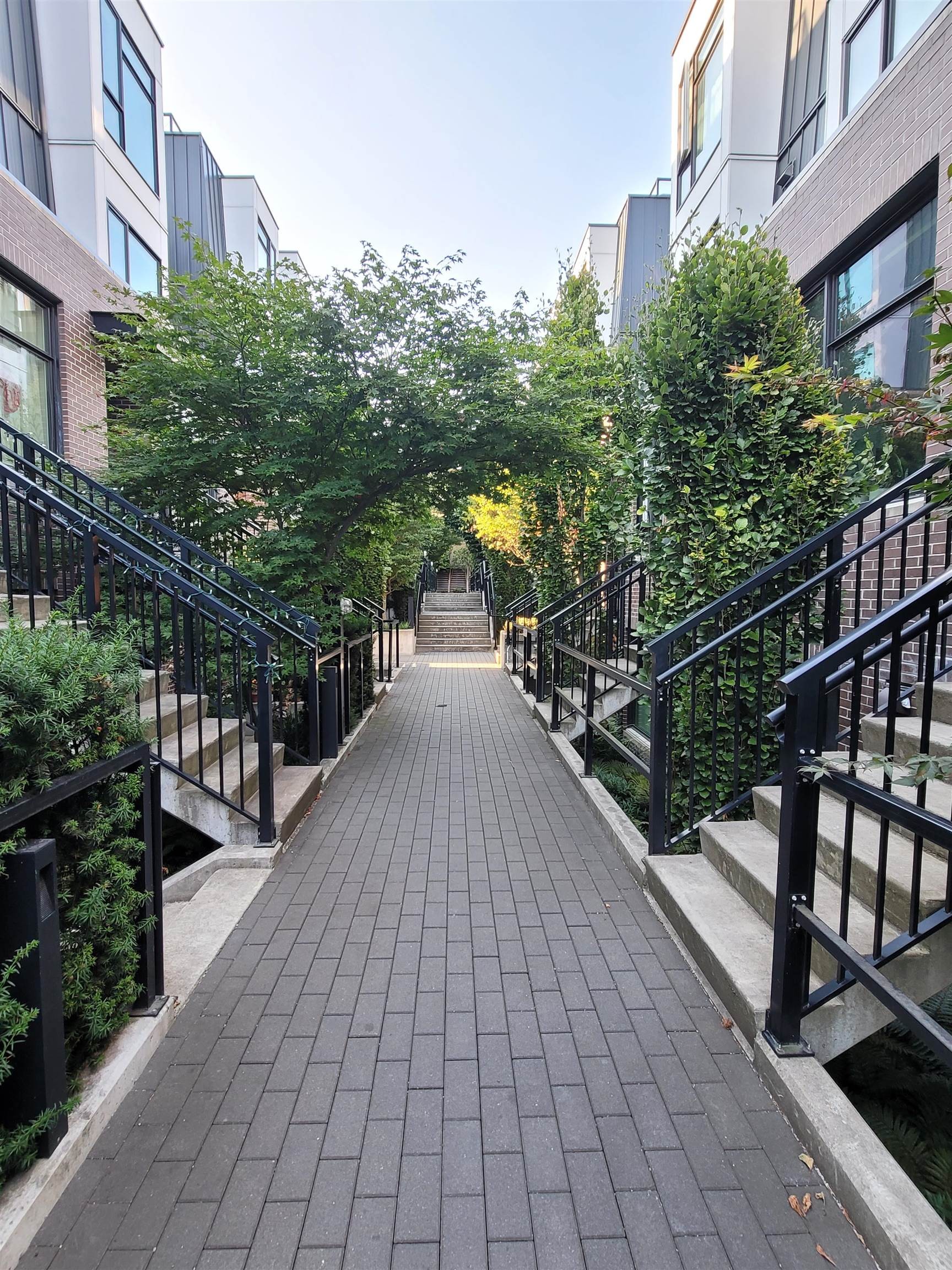 7585 Yukon Street, Vancouver, BC