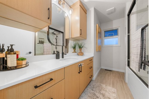 2131 Fraserview Drive, Vancouver, BC - Indoor Photo Showing Bedroom