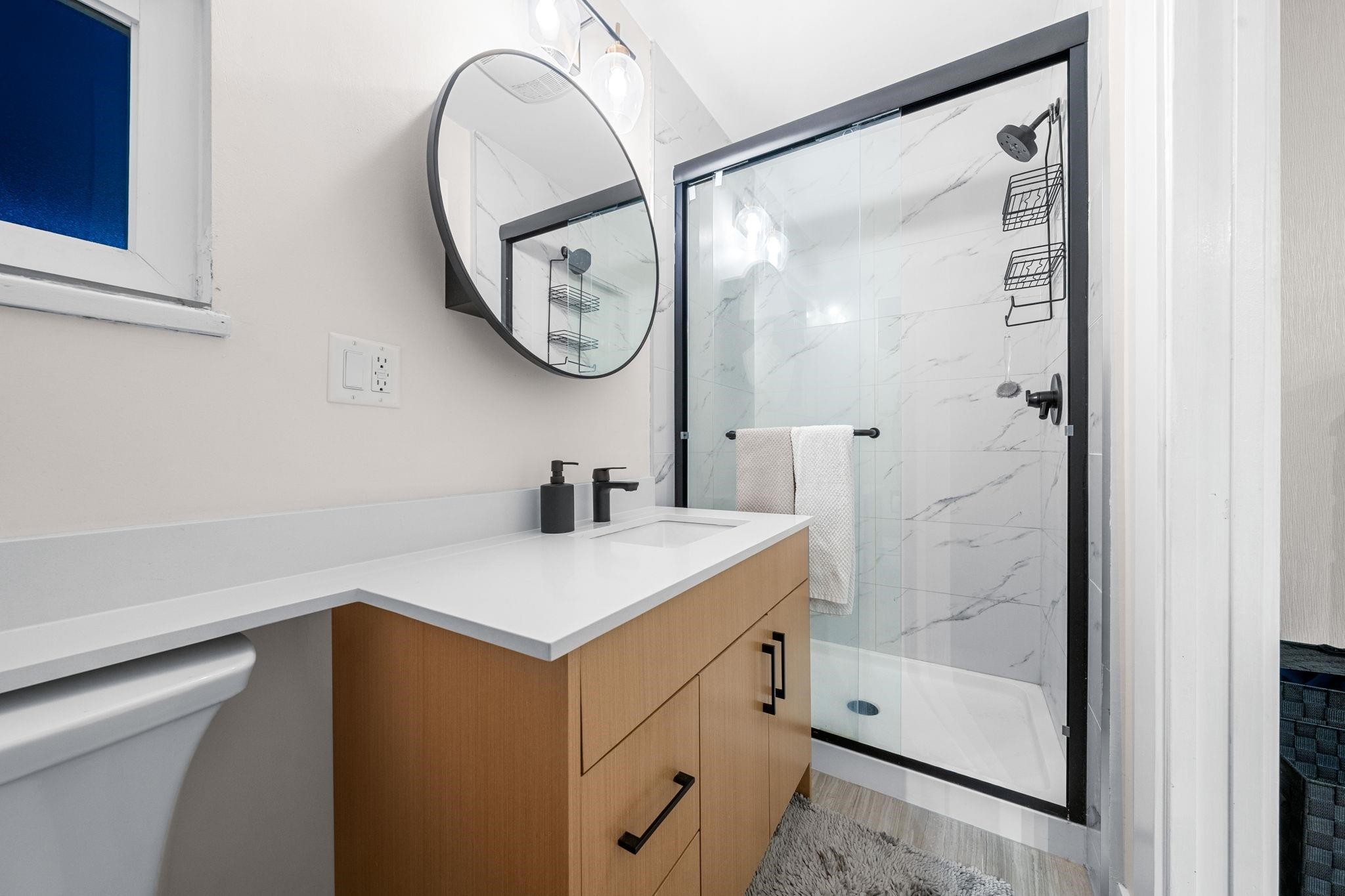 2131 Fraserview Drive, Vancouver, BC - Indoor Photo Showing Bedroom