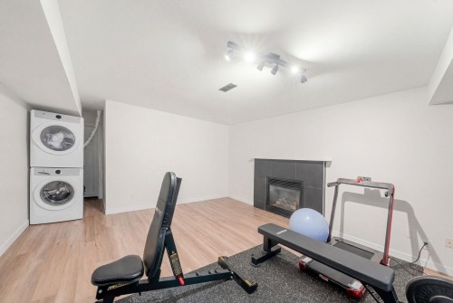 2131 Fraserview Drive, Vancouver, BC - Indoor With Fireplace