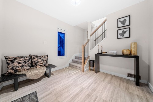 2131 Fraserview Drive, Vancouver, BC - Indoor