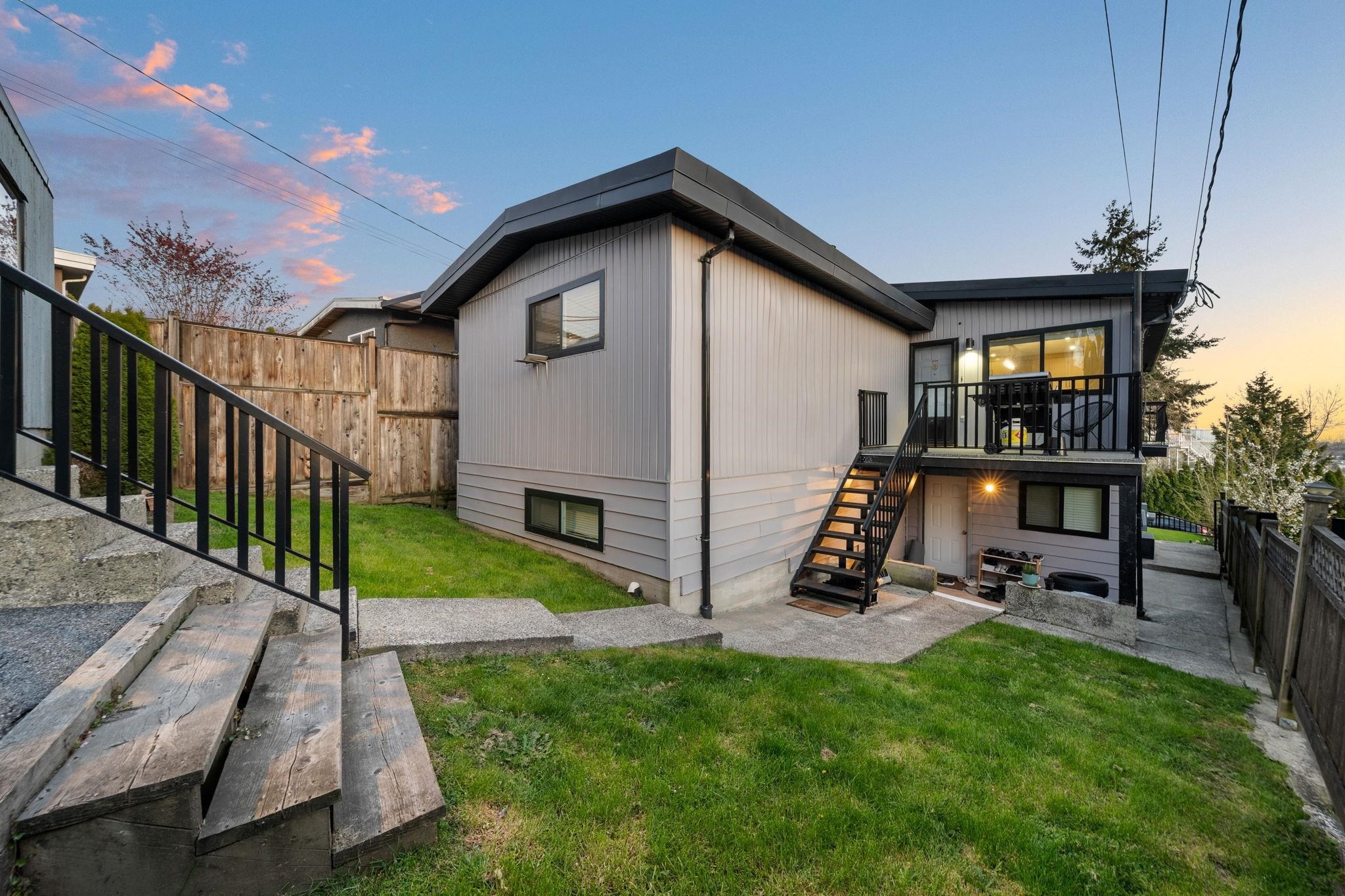 2131 Fraserview Drive, Vancouver, BC - Outdoor With Exterior