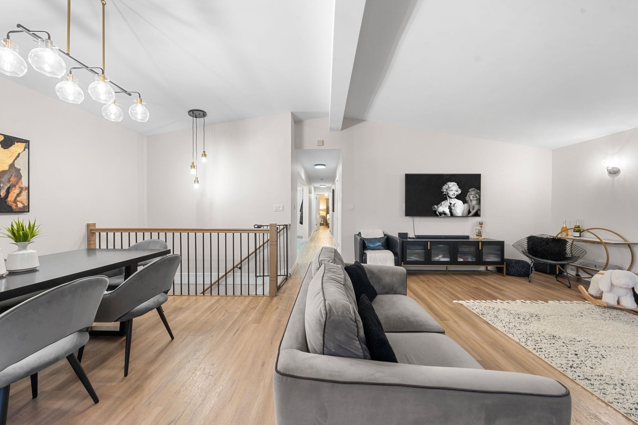 2131 Fraserview Drive, Vancouver, BC - Indoor Photo Showing Living Room