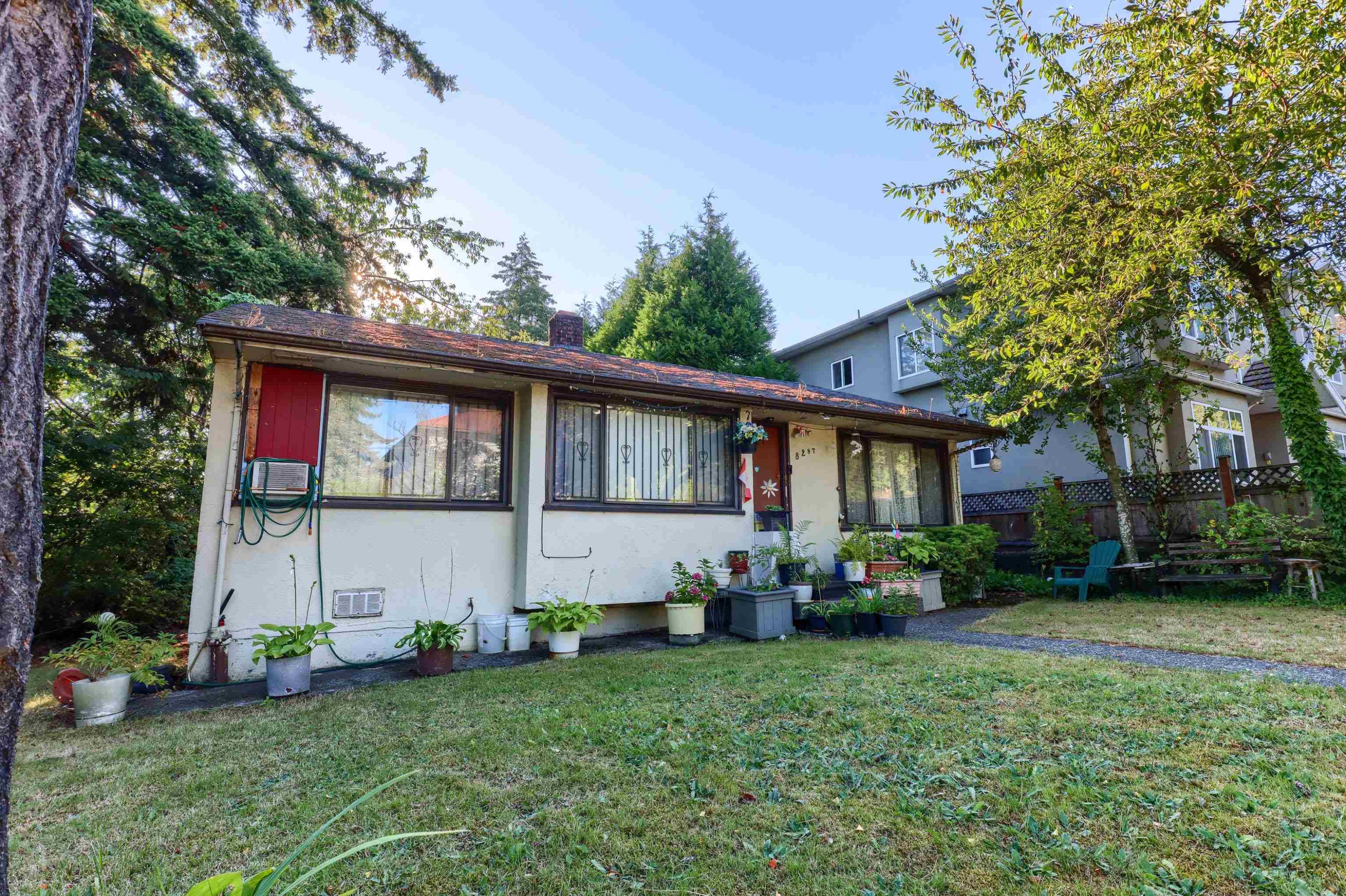 8287 Victoria Drive, Vancouver, BC - Outdoor
