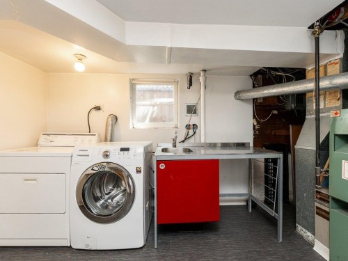 2903 42Nd Avenue W, Vancouver, BC - Indoor Photo Showing Laundry Room