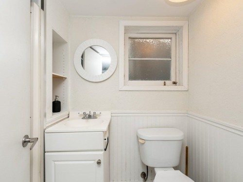 2903 42Nd Avenue W, Vancouver, BC - Indoor Photo Showing Bathroom
