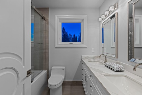 5417 Greentree Road, West Vancouver, BC - Indoor Photo Showing Bathroom
