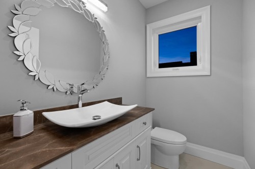 5417 Greentree Road, West Vancouver, BC - Indoor Photo Showing Bathroom